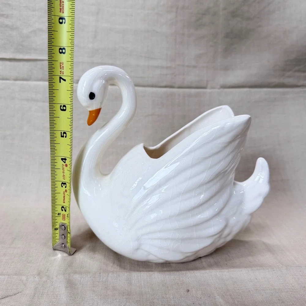 Vintage White Swan Planter Ceramic Cachepot Cottage Garden Floral Vase Decor